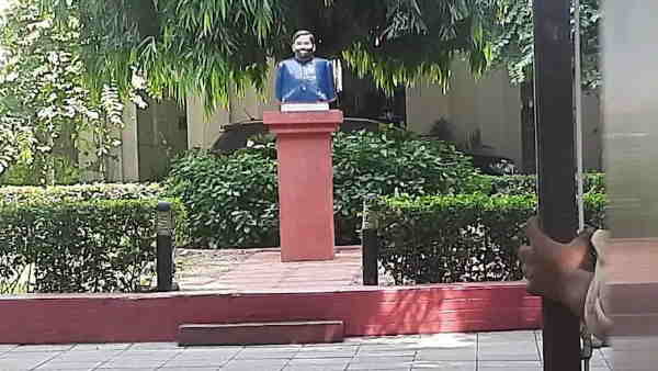 ramvilas paswan statue placed in bungalow 12 janpath road ramvilas paswan statue placed in bungalow 12 janpath road