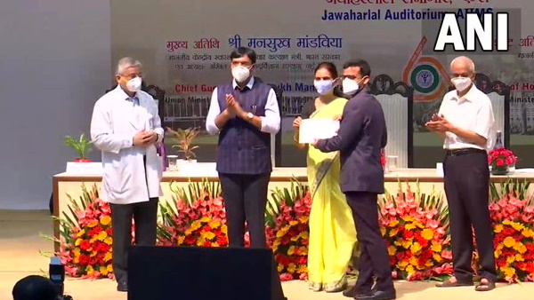 foundation day of Delhi AIIMS Union Health Minister Mansukh Mandaviya and Randeep Guleria foundation day of Delhi AIIMS Union Health Minister Mansukh Mandaviya and Randeep Guleria