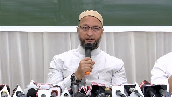 गुजरात आए ओवैसी का कांग्रेस पर हमला