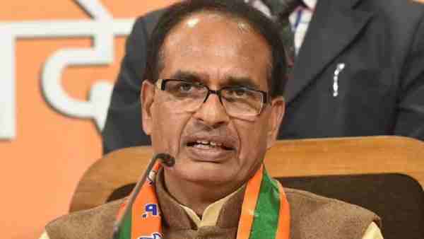 CM Shivraj Singh Chouhan removed Khargonas SP from his post in bistan case CM Shivraj Singh Chouhan removed Khargonas SP from his post in bistan case