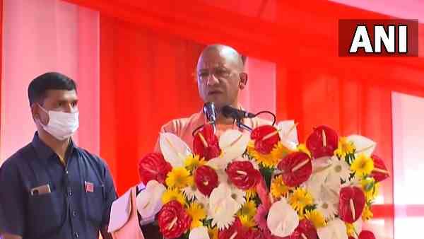 CM Yogi Adityanath announced sugarcane price hike in farmers conference CM Yogi Adityanath announced sugarcane price hike in farmers conference