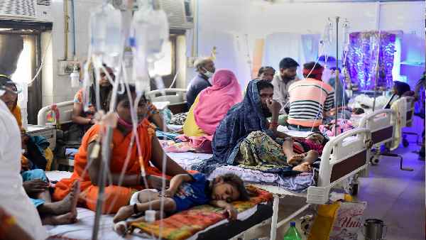 फिरोजाबाद में अभी भी 465 बच्चे मेडिकल कॉलेज में एडमिट