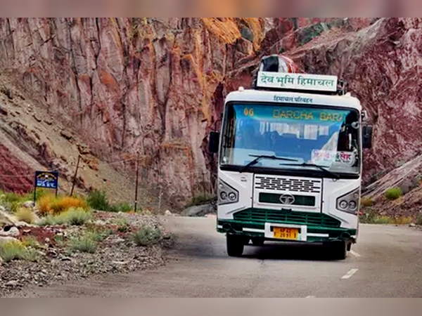 HRTC Bus Service closed on One Thousand Kilometers Long Leh Delhi Routes HRTC Bus Service closed on One Thousand Kilometers Long Leh Delhi Routes