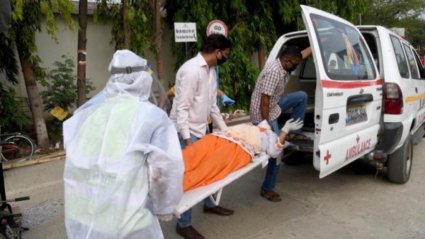 लगभग 70 प्रतिशत लोगों ने एम्बुलेंस के लिए किया 5 गुना अधिक भुगतान