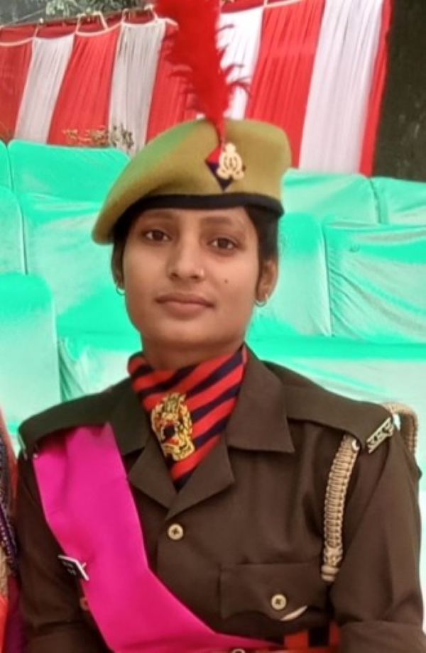 3. अंजलि व कुंति कांस्टेबल, हुसैनगंज