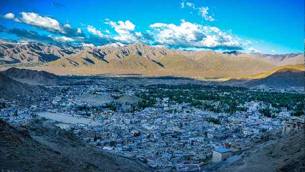 सभी लोकप्रिय दर्शनीय स्थलों तक ले जाया जाएगा