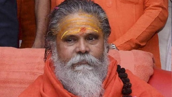 सबसे पहले बलबीर गिरि को बनाया उत्तराधिकारी