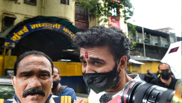 जमानत पर जेल से बाहर आए राज कुंद्रा