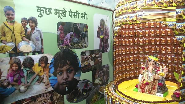 1,008 बिस्किट के पैकेट से बना शिवलिंग