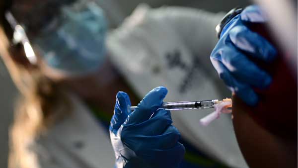 फाइजर को 12 साल से ज्यादा के लिए मिल चुकी मंजूरी