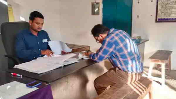 cmo alleged that congress leaders beaten him in office cmo alleged that congress leaders beaten him in office