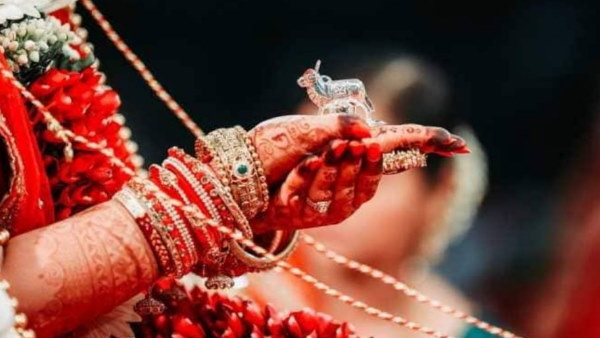 man took extreme step on karwa chauth after wife refuses to return home man took extreme step on karwa chauth after wife refuses to return home