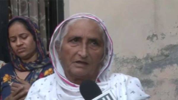 सेना पदक से सम्मानित