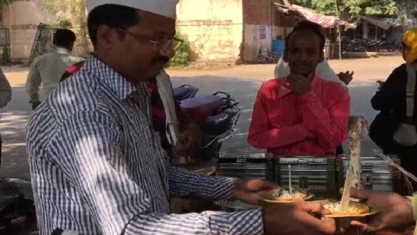 चाट बेचते हैं गौरव गुप्ता