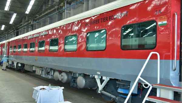इसी त्योहारी सीजन में लॉन्च हो सकती है इकोनॉमी एसी ट्रेन!