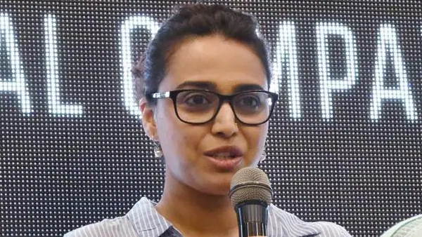निजी संपत्ति पर नमाज पढ़ रहे थे लोग