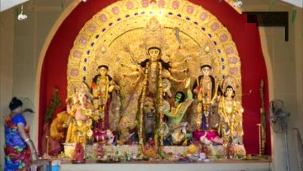 Navratri 2021 kolkata : Durga Puja in amazing palace-themed pandal Navratri 2021 kolkata : Durga Puja in amazing palace-themed pandal
