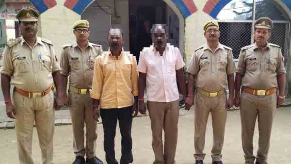 Gorakhpur: dabang beat up the policeman, two people arrested Gorakhpur: dabang beat up the policeman, two people arrested