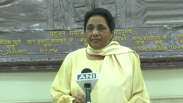 BSP supremo Mayawati spoke on the killing of Punjabi laborer Lakhbir Singh , Says - Govt should give 50 lakh and job to family BSP supremo Mayawati spoke on the killing of Punjabi laborer Lakhbir Singh , Says - Govt should give 50 lakh and job to family