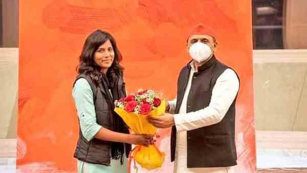 Neha Yadav became the first woman president of Samajwadi Chhatra Sabha Neha Yadav became the first woman president of Samajwadi Chhatra Sabha