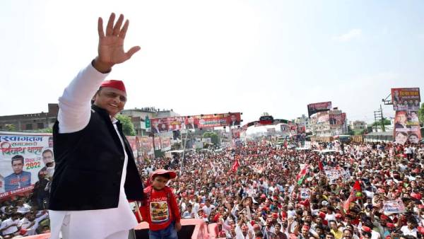 अखिलेश के साथ भी रथ पर सवार हो सकती हैं ममता