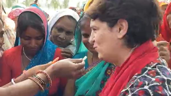 Priyanka Gandhi tried to woo women to participate in UP election Priyanka Gandhi tried to woo women to participate in UP election