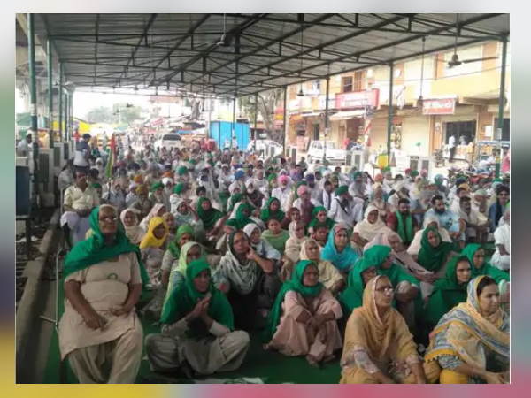मंत्री का बेटा गिरफ्तार किया गया था