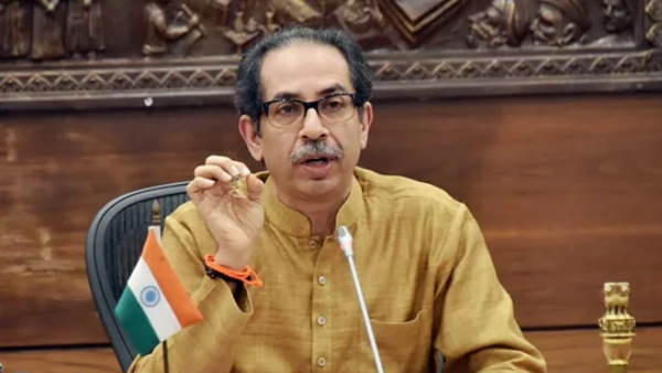 महाराष्ट्र पुलिस हीरोइन नहीं हेरोइन पकड़ती है
