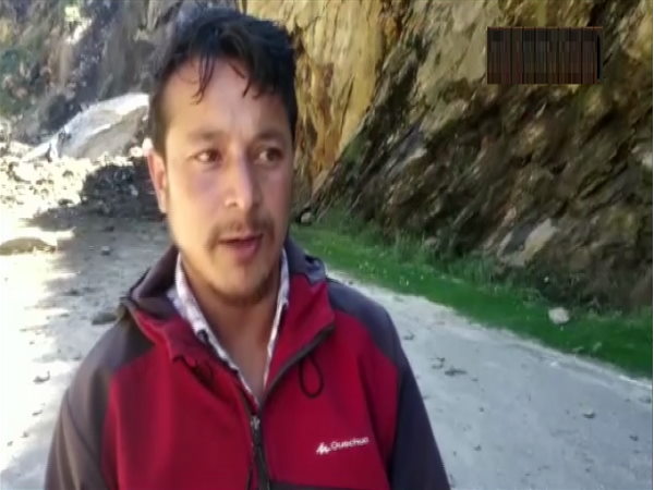 VIDEO: Uttarakhands Joshimath-Niti border road destroyed due to landslide, people said- hill collapsed on every kilometer VIDEO: Uttarakhands Joshimath-Niti border road destroyed due to landslide, people said- hill collapsed on every kilometer