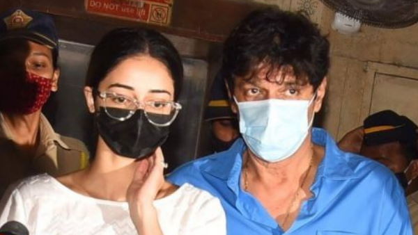 लैपटॉप और मोबाइल जब्त