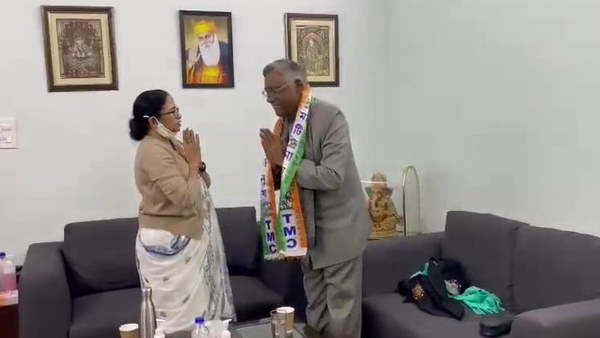 pawan verma join tmc in presence of mamta banarjee pawan verma join tmc in presence of mamta banarjee
