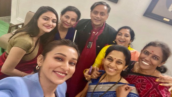 'मिस्टर थरूर संसद महिलाओं के साथ सेल्फी लेने के लिए नहीं है...'