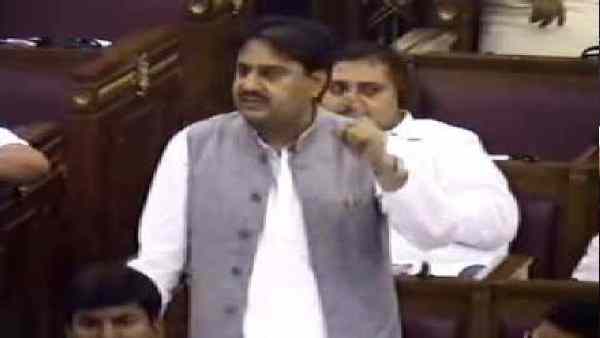 आजमगढ़ की मुबारकपुर सीट से हैं विधायक