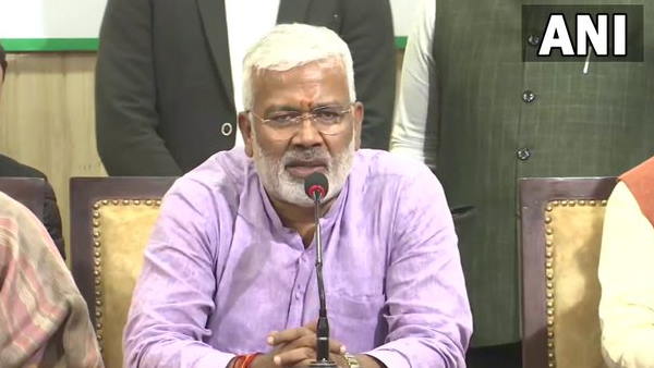 बीजेपी से नजदीकी की भी अटकलें