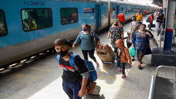 इन ट्रेनों को डायवर्ट किया गया है