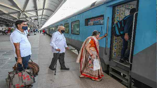 रेल यात्री 'रेडरेल' पर खरीद सकेंगे ट्रेन टिकट