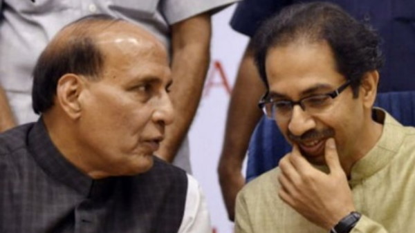 Defence Minister Rajnath Singh spoke to Rashmi Thackeray wife of Maharashtra CM Uddhav Thackeray Defence Minister Rajnath Singh spoke to Rashmi Thackeray wife of Maharashtra CM Uddhav Thackeray