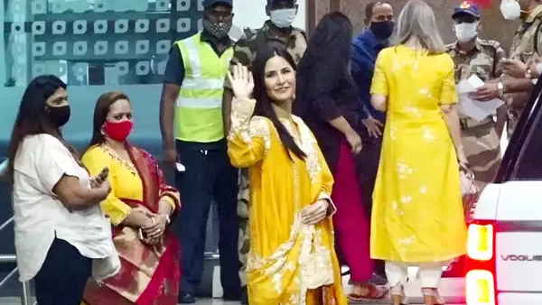 कैमरे को देखकर कैटरीना ने दिया ये रिएक्शन