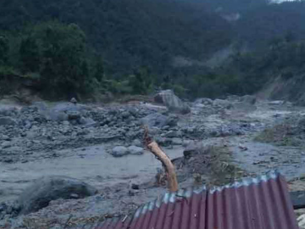 उत्तराखंड के चमोली जिले में ग्लेशियर फटा