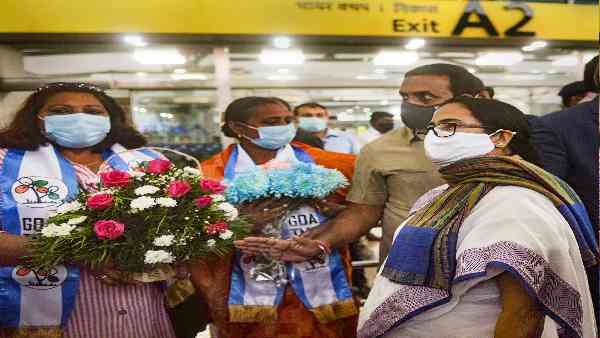 महिलाओं को 5,000 रुपये देने के वादे में खेला ?