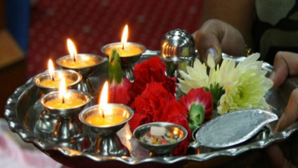 क्या होती हैं पंचोपचार मुद्राएं, क्या है इनका महत्व? क्या होती हैं पंचोपचार मुद्राएं, क्या है इनका महत्व?
