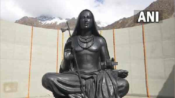 केदारनाथ में आदि शंकराचार्य की मूर्ति का अनावरण