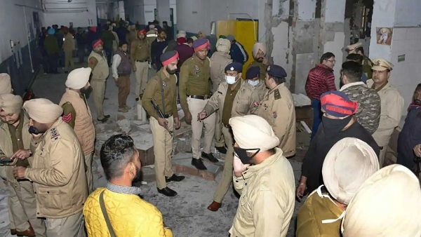 देश की विभिन्न जेलों में बंद हैं आरोपी