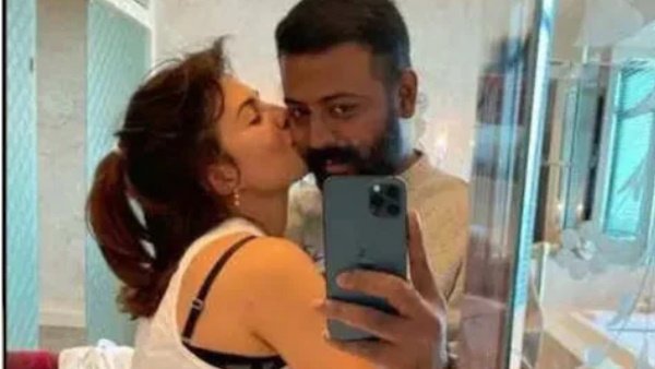 मिनी कूपर कार कर दी थी वापिस