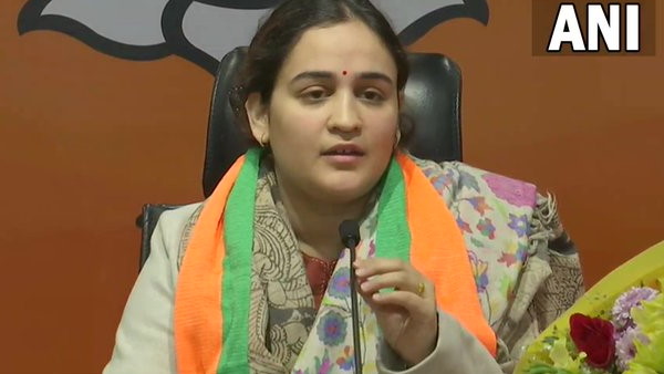चुनाव से ठीक पहले सपा को बड़ा झटका