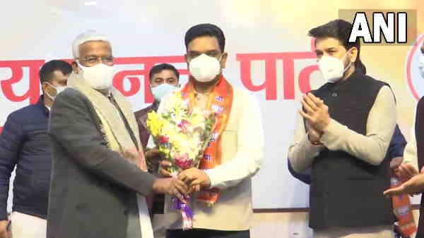 Former IPS officer Asim Arun joins BJP Former IPS officer Asim Arun joins BJP