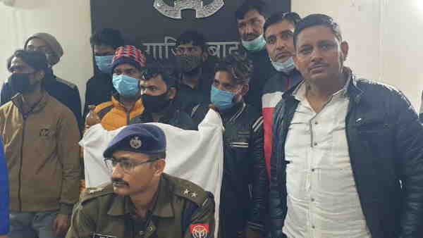 Ghaziabad Police caught seven members to make fake currency printing Ghaziabad Police caught seven members to make fake currency printing