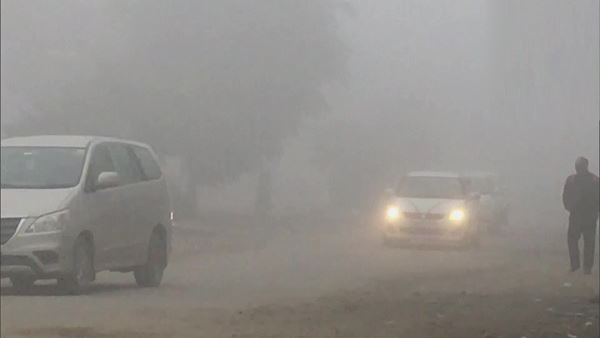 punjab weather today: fog engulfs Ludhiana city, reduced visibility punjab weather today: fog engulfs Ludhiana city, reduced visibility