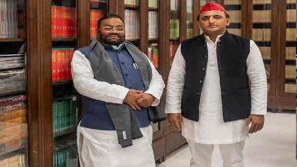 बेटे के टिकट के लिए स्वामी कर रहे हैं डील!
