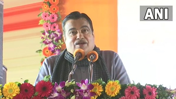Nitin Gadkari announced 7 Green Field Access Controlled Express Highways to be built in UP Nitin Gadkari announced 7 Green Field Access Controlled Express Highways to be built in UP